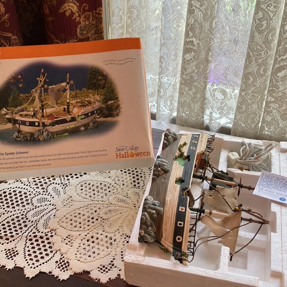 Department 56 The Spooky Schooner Halloween Snow Village - Picture 7 of 11